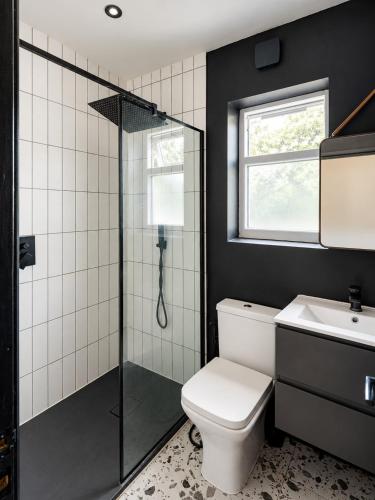 Spacious 4-Bedroom London Home Work Stay &Explore, London (updated ...