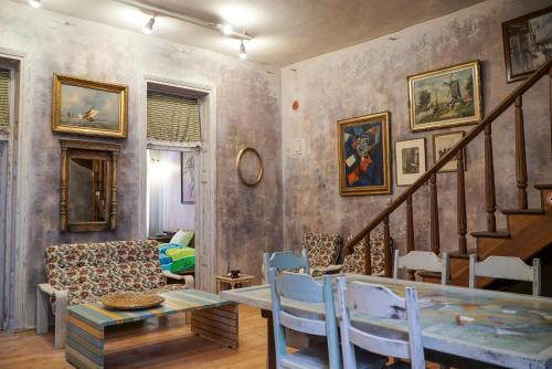 Χώρος καθιστικού στο Rooster Hostel