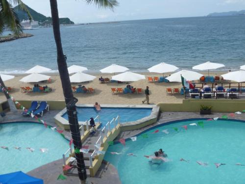 Бассейн в Hotel Marina Puerto Dorado - Todo Incluido или поблизости