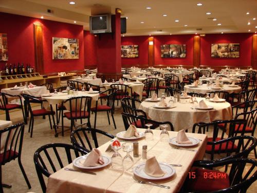 ホステル ゴイマ IIIにあるレストランまたは飲食店