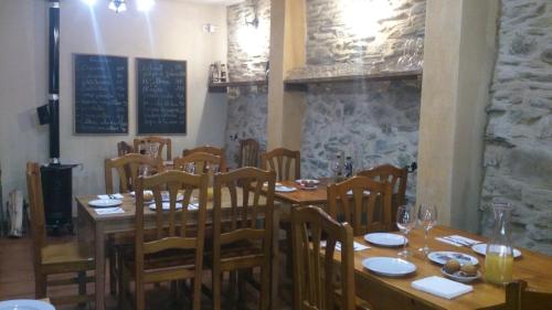מסעדה או מקום אחר לאכול בו ב-Hotel Rural Grado del Pico