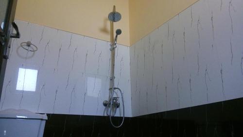 Un baño de Serenity Homestay