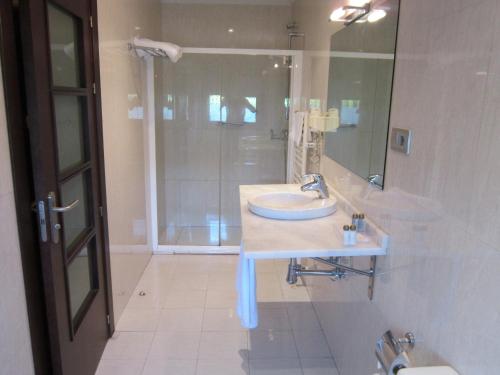 Euba Hotelにあるバスルーム