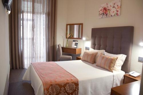 Lusitana Hotel Image