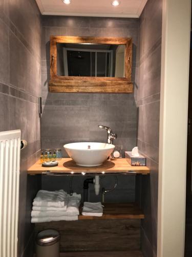 Koupelna v ubytování B&B Bij MoeMee