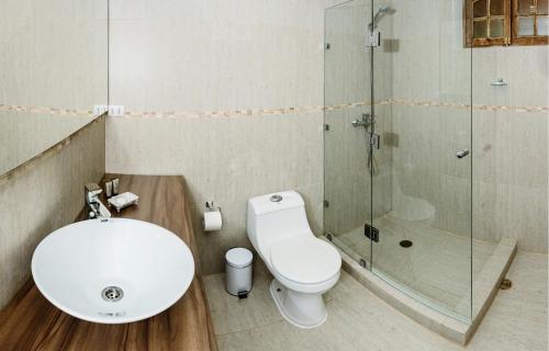 Un baño de Hotel Hoja de Parra