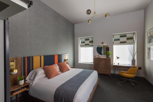 The Hotel Salemにあるベッド