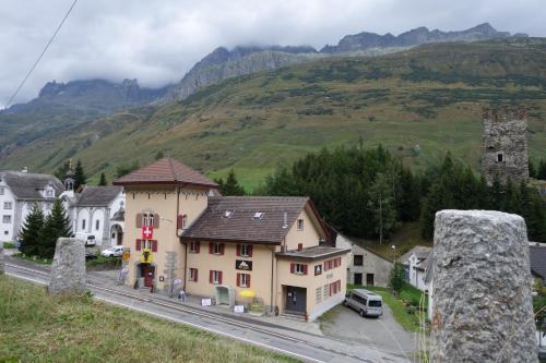 Afbeelding uit fotogalerij van Sust Lodge am Gotthard in Hospental