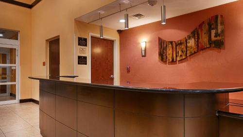 a room with a large counter in a room at Best Western Plus Jacksonville West in Jacksonville