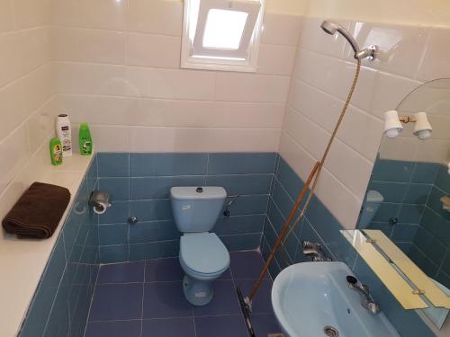 Appartement alhoceima tesisinde bir banyo