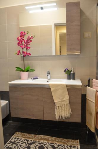 Et badeværelse på Parma City Centre Holiday House