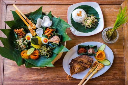 Makanan di atau berdekatan hotel