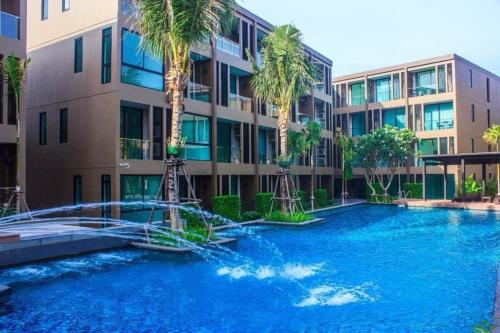 Hồ bơi trong/gần Pixels Condo at Panwa Beach