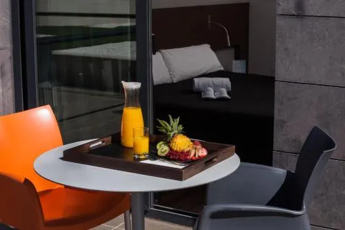 TaCH Madrid Airport photo