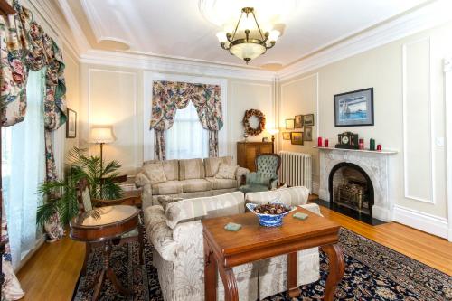 Χώρος καθιστικού στο Homeport Historic B&B