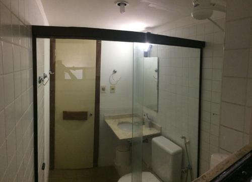 Kupatilo u objektu Flat Summer House em Guarajuba