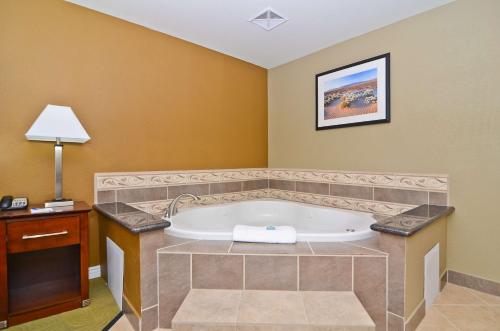 Imagen de la galería de Best Western California City Inn & Suites, en California City