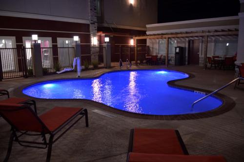 La alberca dentro o cerca de Best Western Plus Dilley Inn & Suites