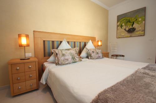 Ένα ή περισσότερα κρεβάτια σε δωμάτιο στο Casa Sevilla Finca SanJuan, Playa San Juan