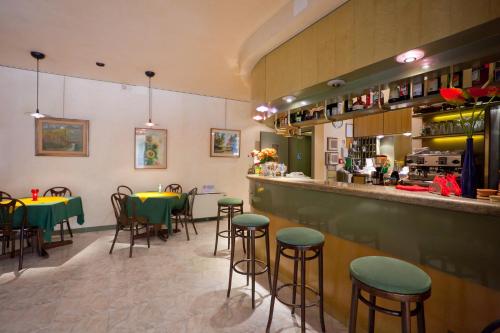 The lounge or bar area at Hotel Regina