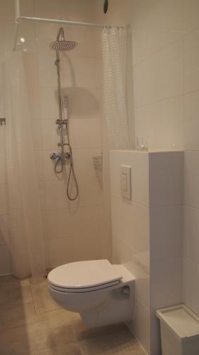 Ένα μπάνιο στο Svoboda Apartament