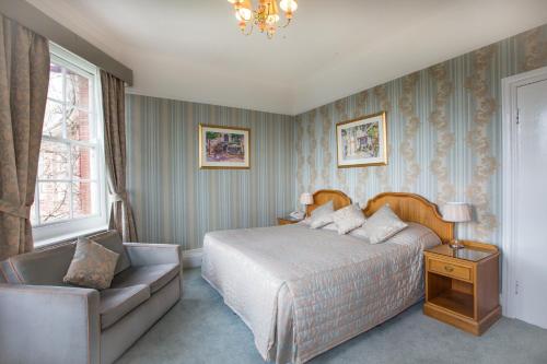 Gallery image of Livermead House Hotel in Torquay