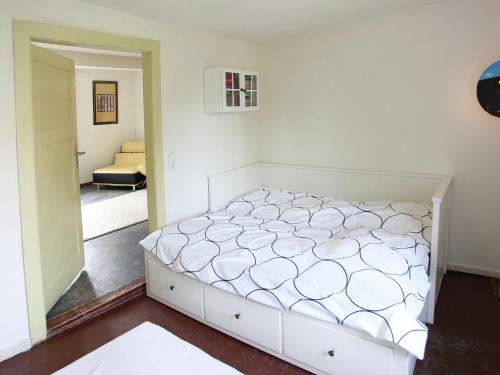 Galeriebild der Unterkunft Charming holiday home in Thuringen near the lake in Kelbra
