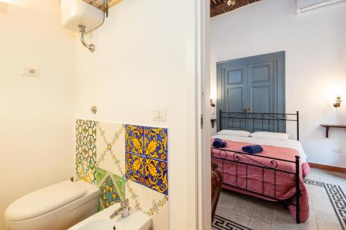 Kúpeľňa v ubytovaní Don Pedro Rooms Vicerè di Toledo in the city center