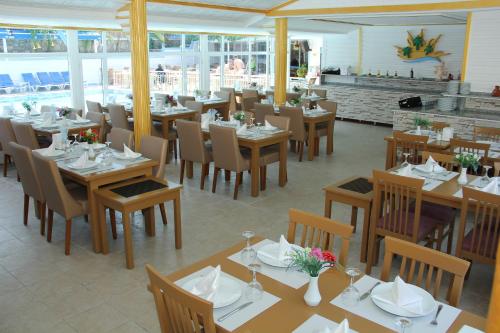 Restaurant o un lloc per menjar a Side Temple Hotel