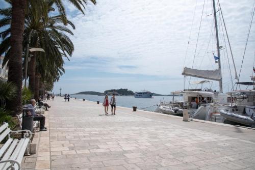 Old Town Hvar Apartment – Photos 5