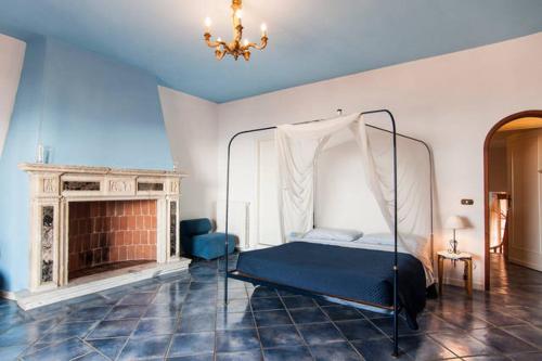 A bed or beds in a room at C'era una volta