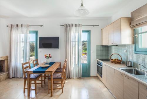 Gallery image of Avrofilito Syros Houses in Ermoupoli
