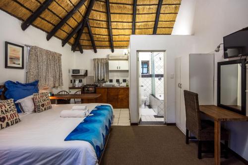 Gallery image of Khaya La Manzi Guest Lodge in Hibberdene