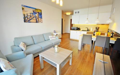 Kuchyňa alebo kuchynka v ubytovaní ApartamentyPrzyMorzu Solna 201 - W centrum blisko morza