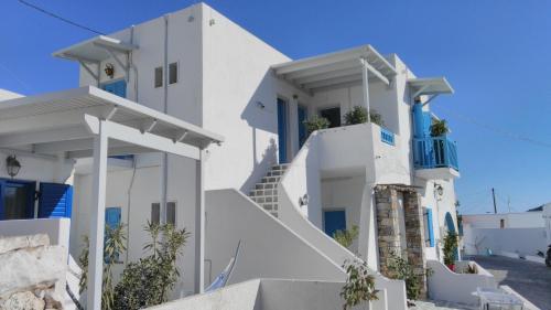Bangunan di mana terletaknya rumah tamu ini
