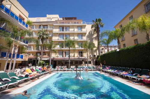Bazén v ubytování Cleopatra Spa Hotel nebo v jeho okolí