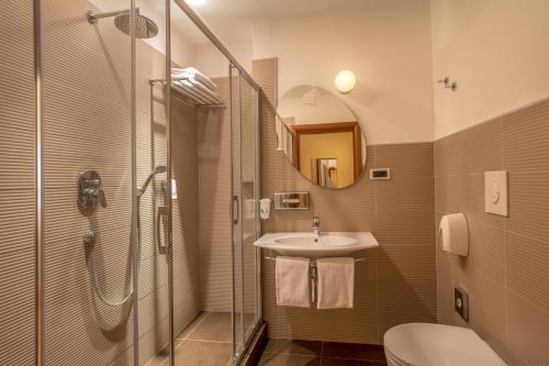 Koupelna v ubytování Best Western Hotel Globus