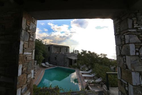 Бассейн в Pyrgos Traditional Village или поблизости