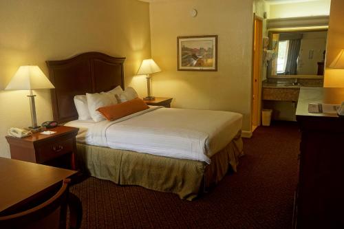 Katil atau katil-katil dalam bilik di Best Western Point South