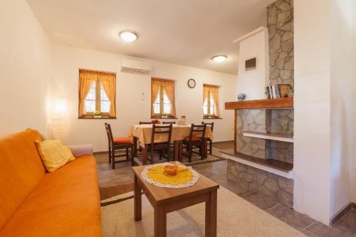 Gallery image of Guest House Rustico in Korenica