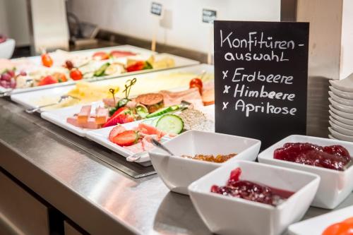 Jídlo v hotelu nebo okolí