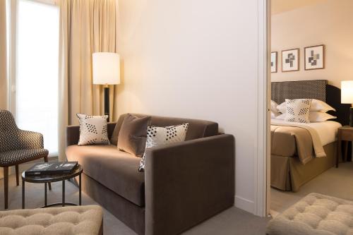 Ruang duduk di Le Tsuba Hotel