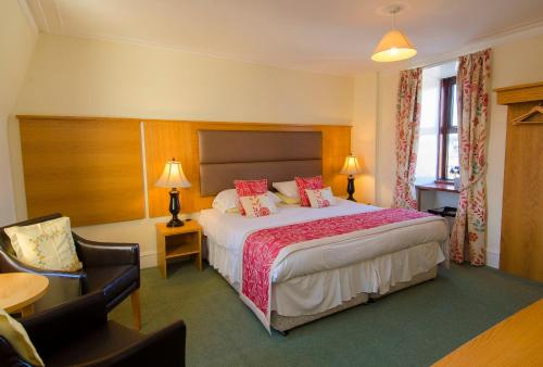 Giường trong phòng chung tại Station Hotel Portsoy