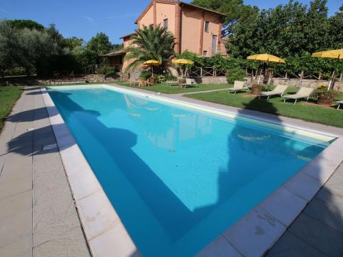 Πισίνα στο ή κοντά στο Agriturismo near Lake Trasimeno with Pool