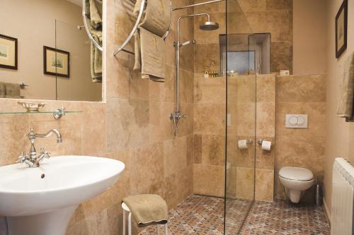 Palazzo Radomiri Heritage Boutique Hotel tesisinde bir banyo