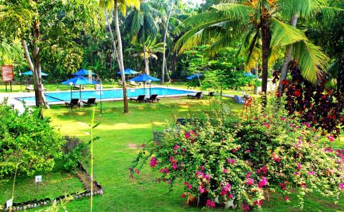 Taman di luar Oreeka - Katunayake Airport Transit Hotels