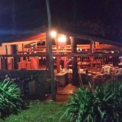 Restoran atau tempat lain untuk makan di Pousada Chalés da Lua