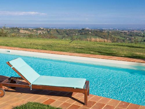 Piscine de l'établissement Quaint Holiday Home in Tabiano Castello with Private Pool ou située à proximité