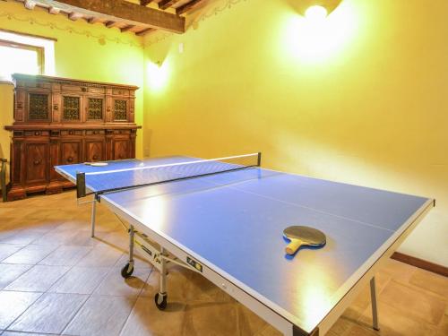 Stolní tenis v ubytování Holiday Home in Monte Santa Maria with Pool nebo okolí