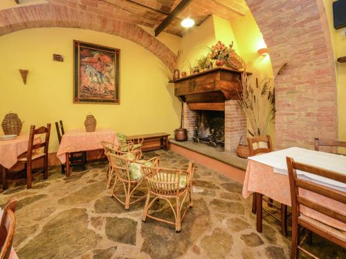 Posezení v ubytování Holiday Home in Monte Santa Maria with Pool